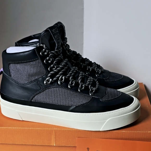 Miz Mooz Alpyne women's sports shoes, size 6.0, dark blue, leather. - Picture 12 of 14